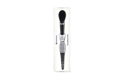 essence girl squad face perfector brush 01 soft sophie